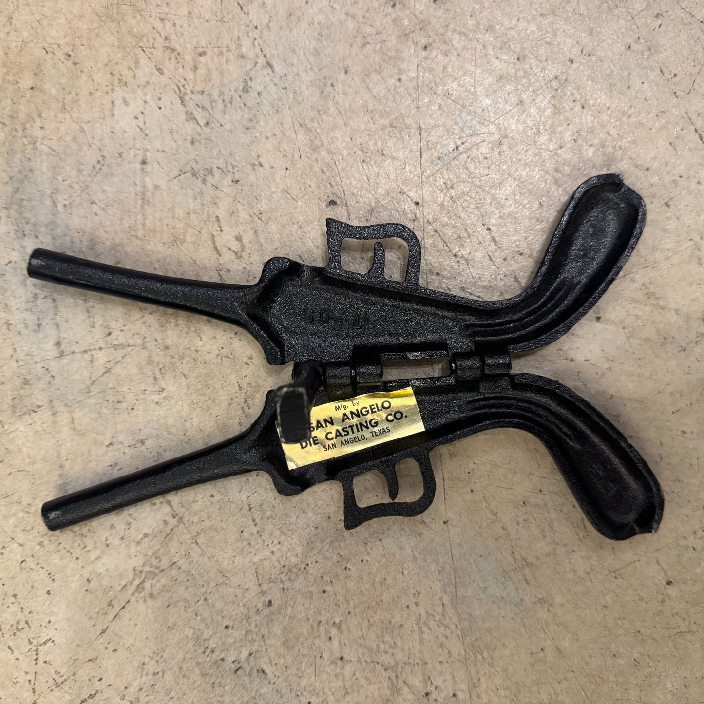 Cast iron Double Barrel Boot Jack