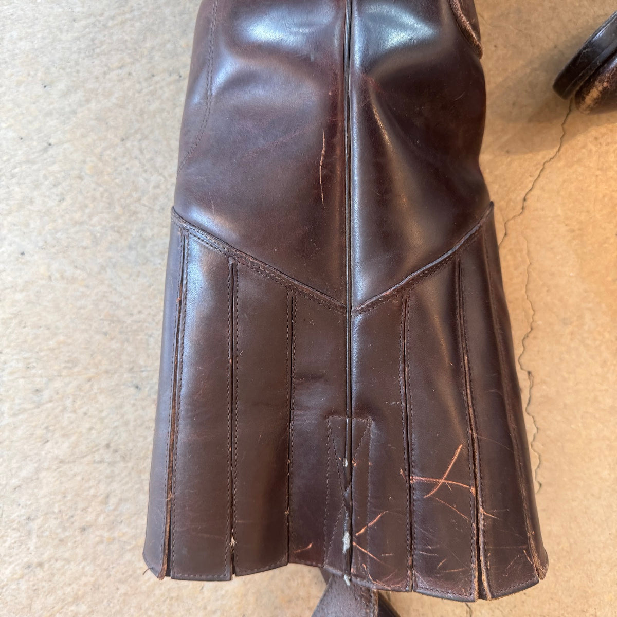 Seamed shaft detail